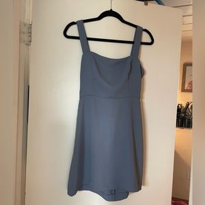 Wilfred Aperature Tie-Back Dress
Square-neck mini dress